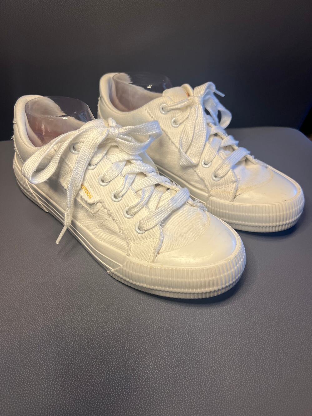 Rocket Dog Women's Cheery White Canvas Sneaker Size 9